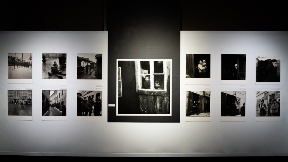5_Photos des salles de l'exposition "Simenon, images d'un monde en crise" - Copyright : Grand Curtius - Ville de Liège