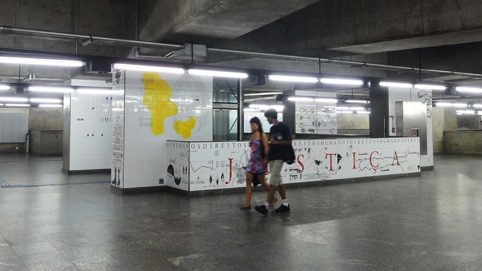 Luz estação_ painel Ciclo do Ouro e rosto paulista